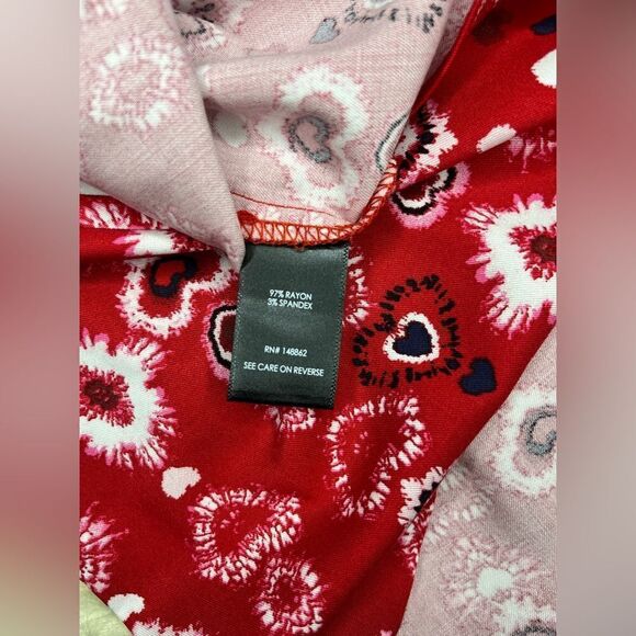 Torrid Red Paisley heart w/Pocket button down blouse sz 2X - Picture 7 of 11